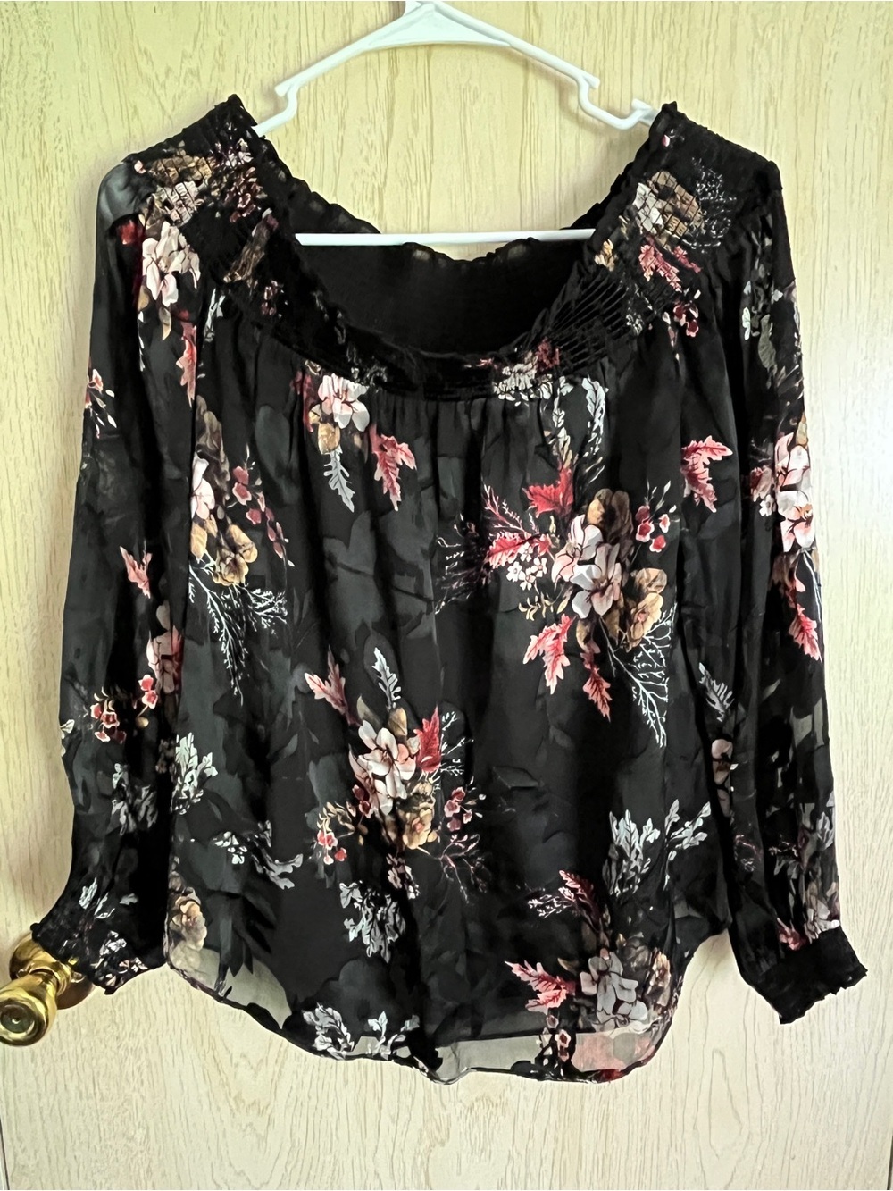 White House Black Market M Silk Burnout Sleeve Off Shoulder Style Top Women